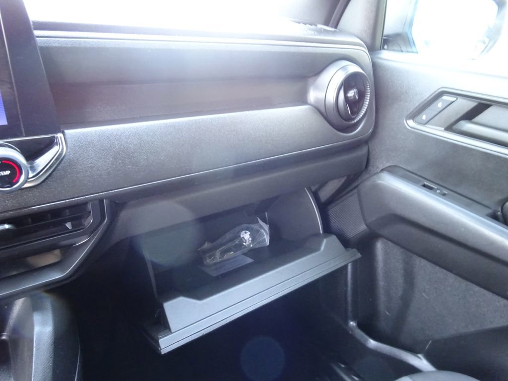 Certified 2023 Chevrolet Colorado W/T RWD image 31
