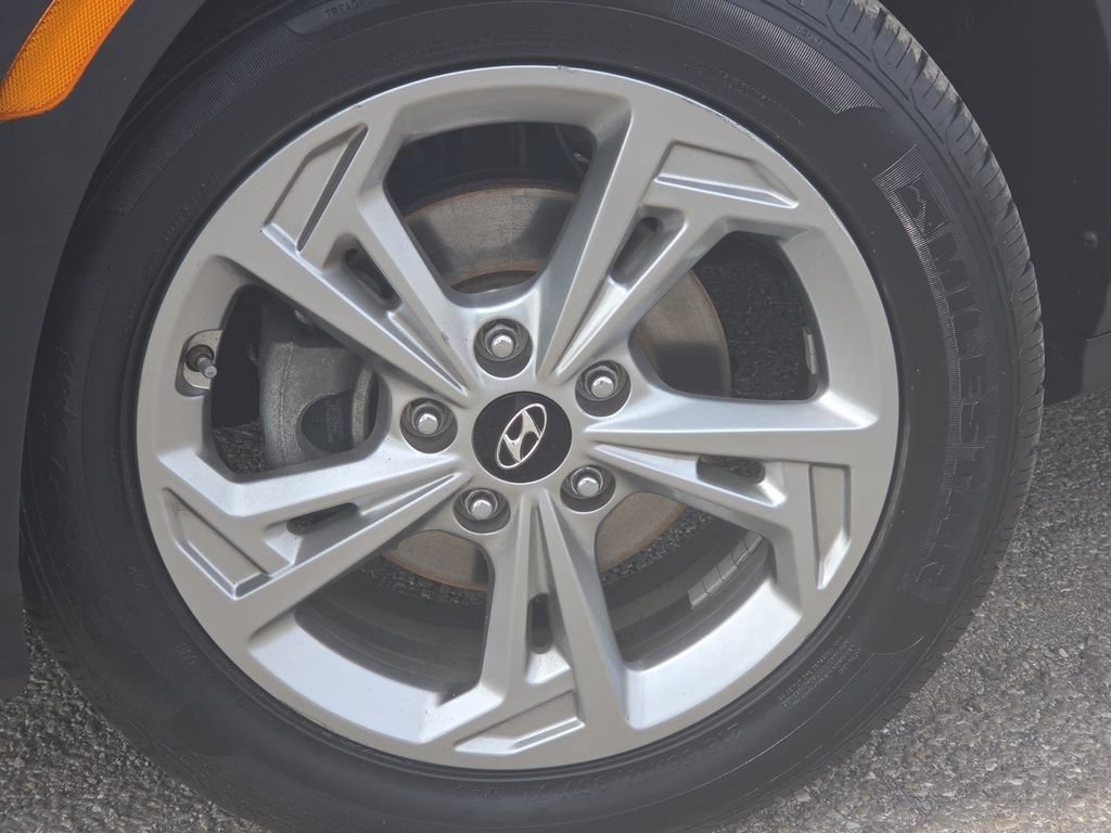 Used 2023 Hyundai Kona SEL FWD image 9