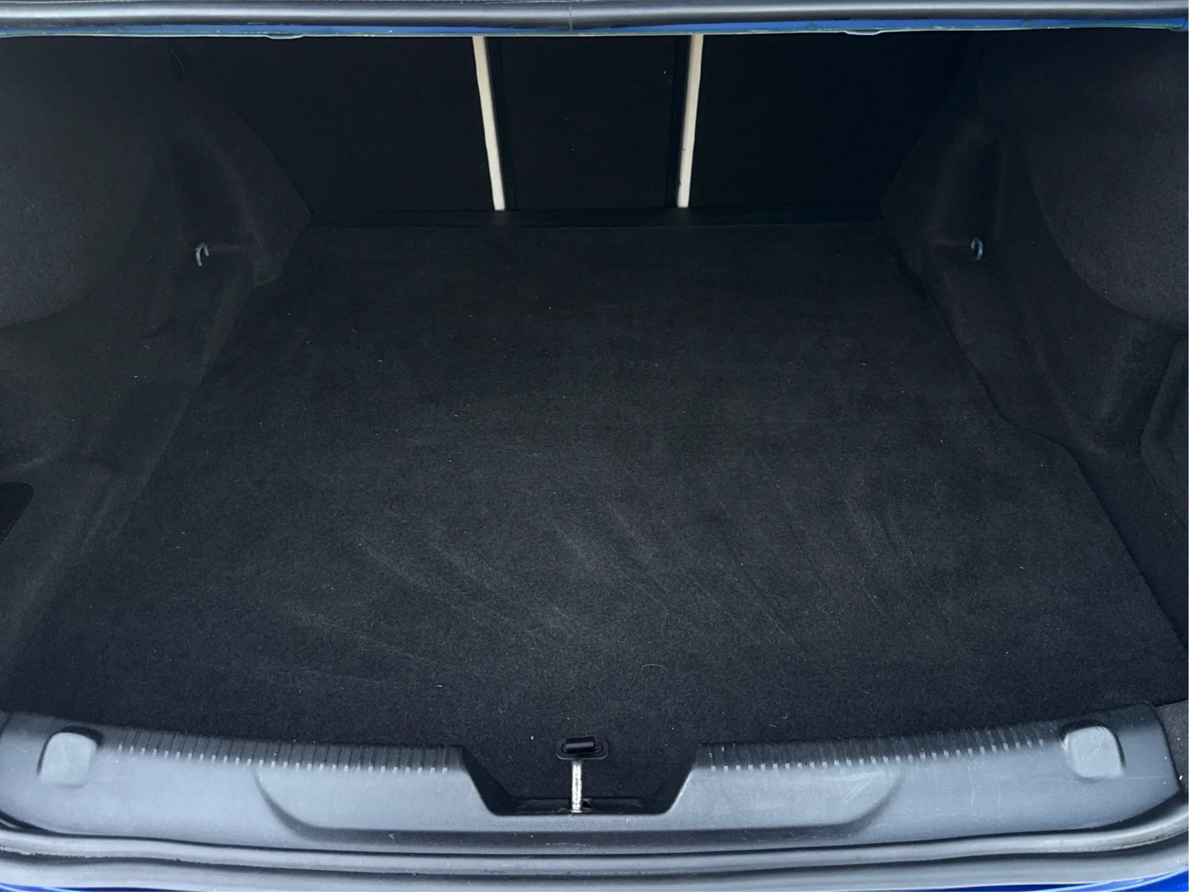 Used 2017 Jaguar XE Premium RWD image 64