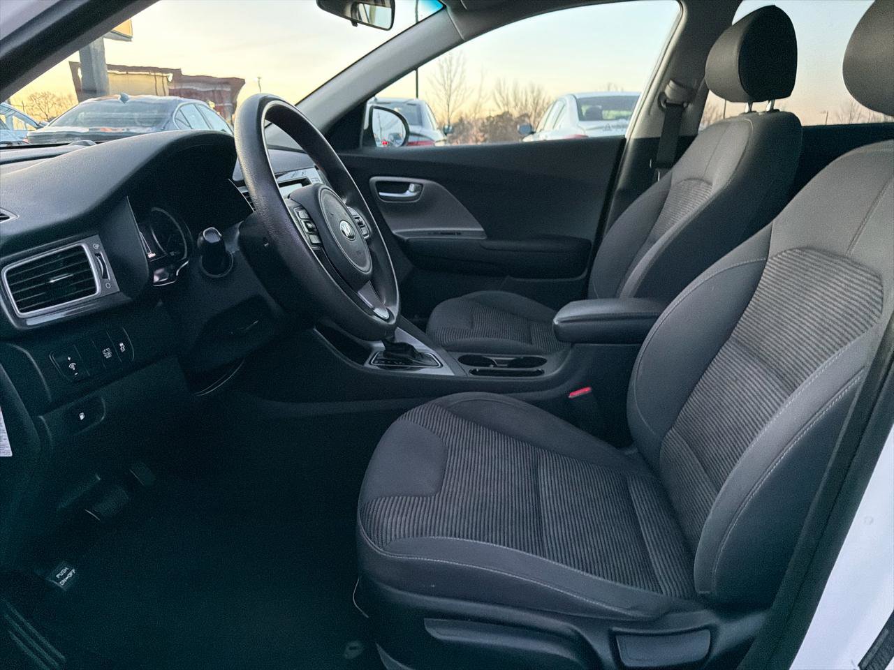 Used 2019 Kia Niro LX image 11