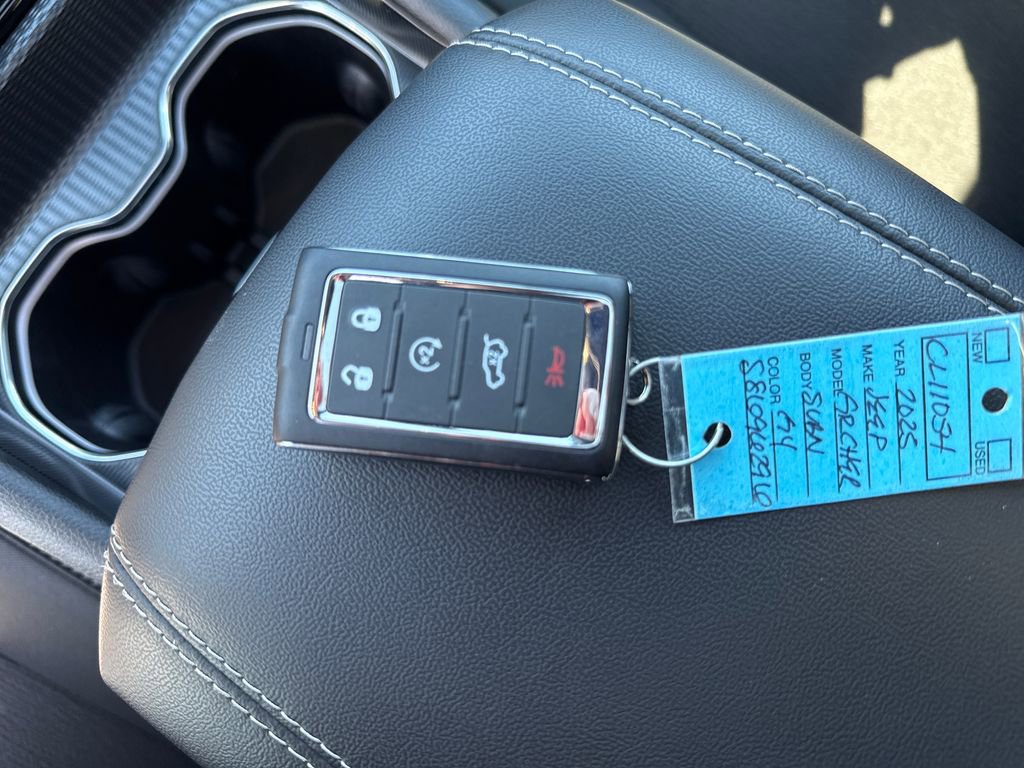 Certified 2025 Jeep Grand Cherokee L Laredo w/ Luxury Tech Group I AWD/4WD image 25