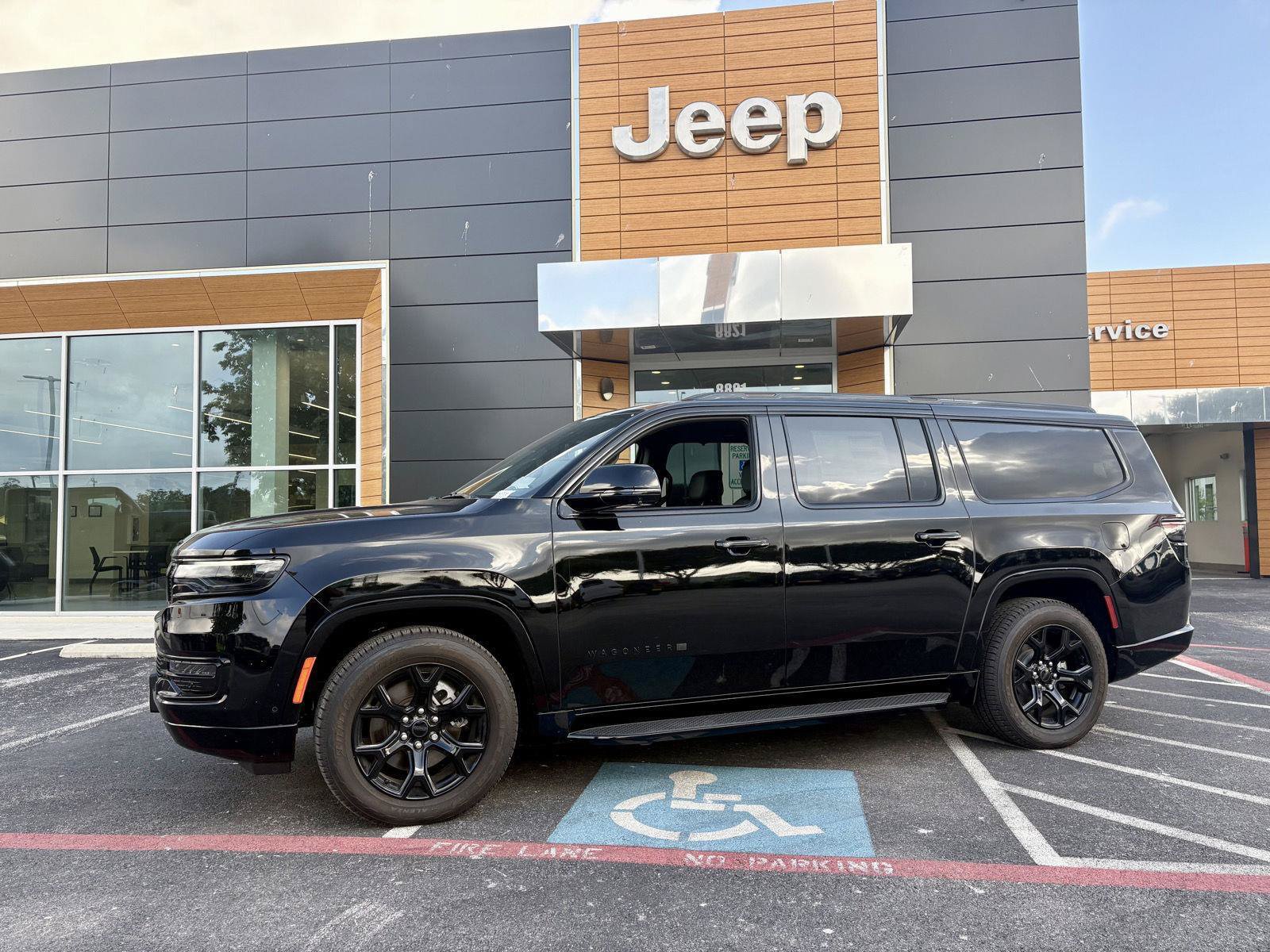 New 2025 Jeep Wagoneer L Series II w/ Convenience Group I