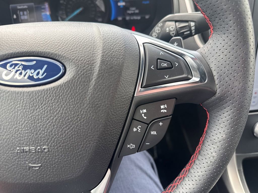 Used 2023 Ford Edge ST-Line w/ Class II Trailer Tow Package AWD/4WD image 13