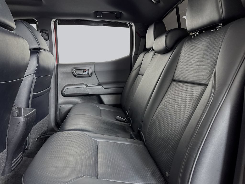 Used 2022 Toyota Tacoma TRD Sport w/ TRD Premium Sport Package AWD/4WD image 11