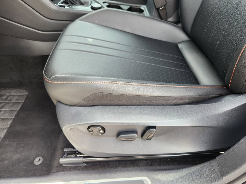 Certified 2024 Volkswagen Tiguan Wolfsburg Edition AWD/4WD image 20