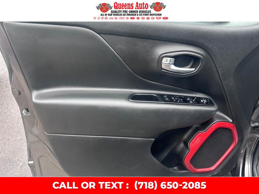 Used 2021 Jeep Renegade Trailhawk image 11