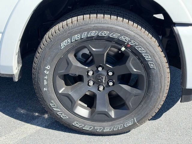 New 2026 RAM 1500 4x4 Crew Cab image 11