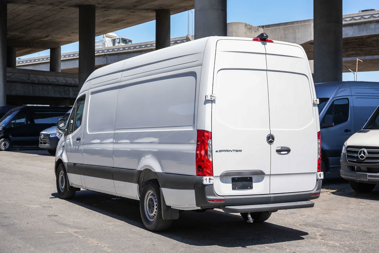 New 2025 Mercedes-Benz eSprinter 170 Cargo image 9