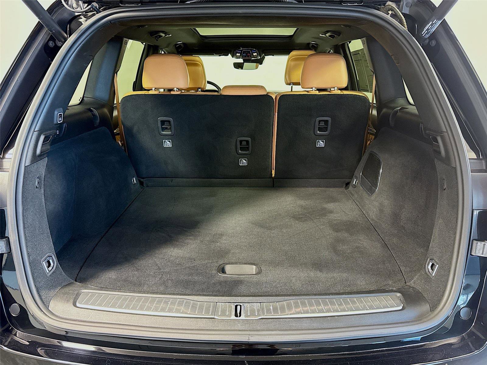 Used 2022 Jeep Grand Cherokee Summit w/ Luxury Tech Group V image 22