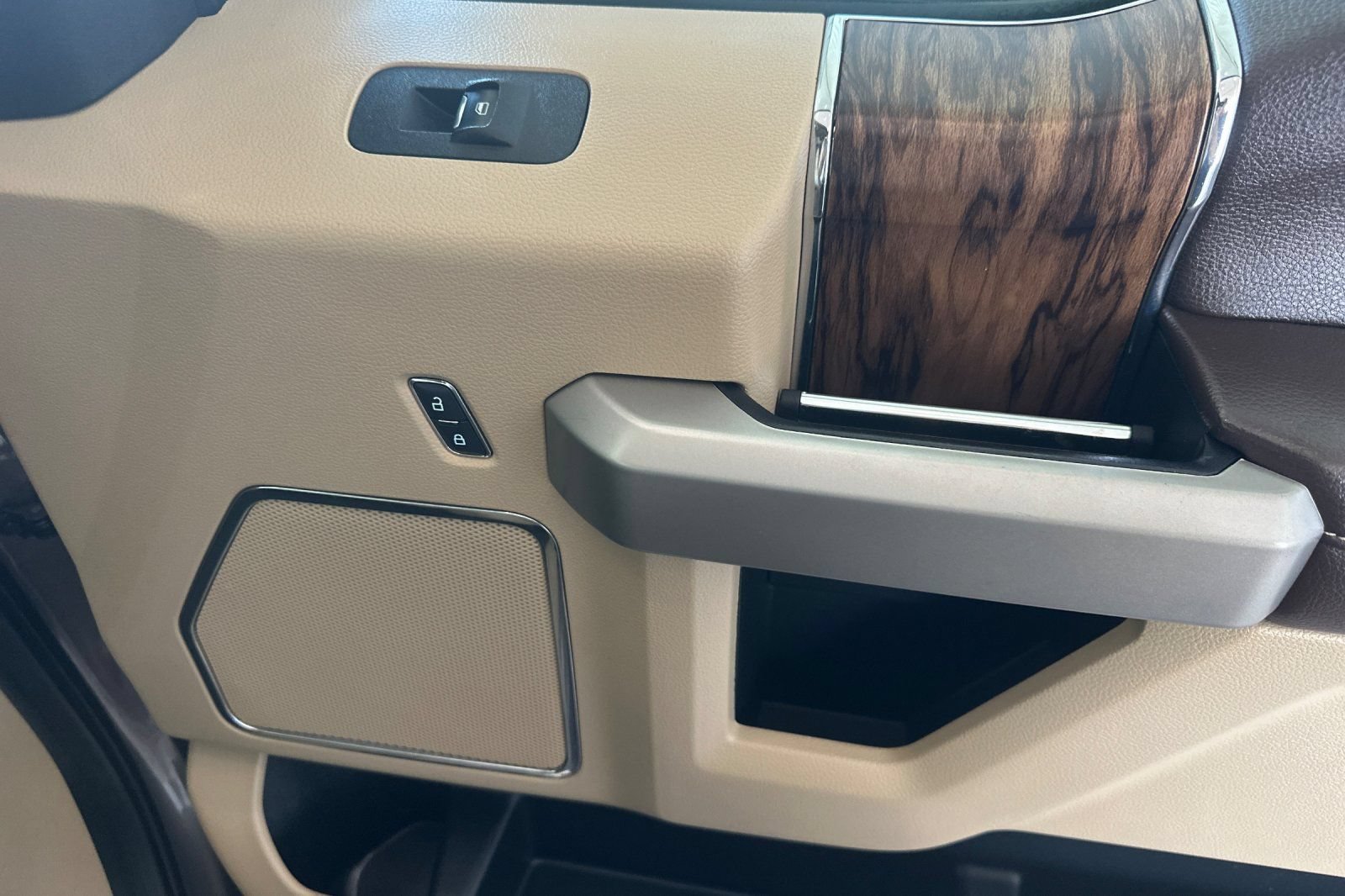 Used 2019 Ford F150 4x4 SuperCrew image 17