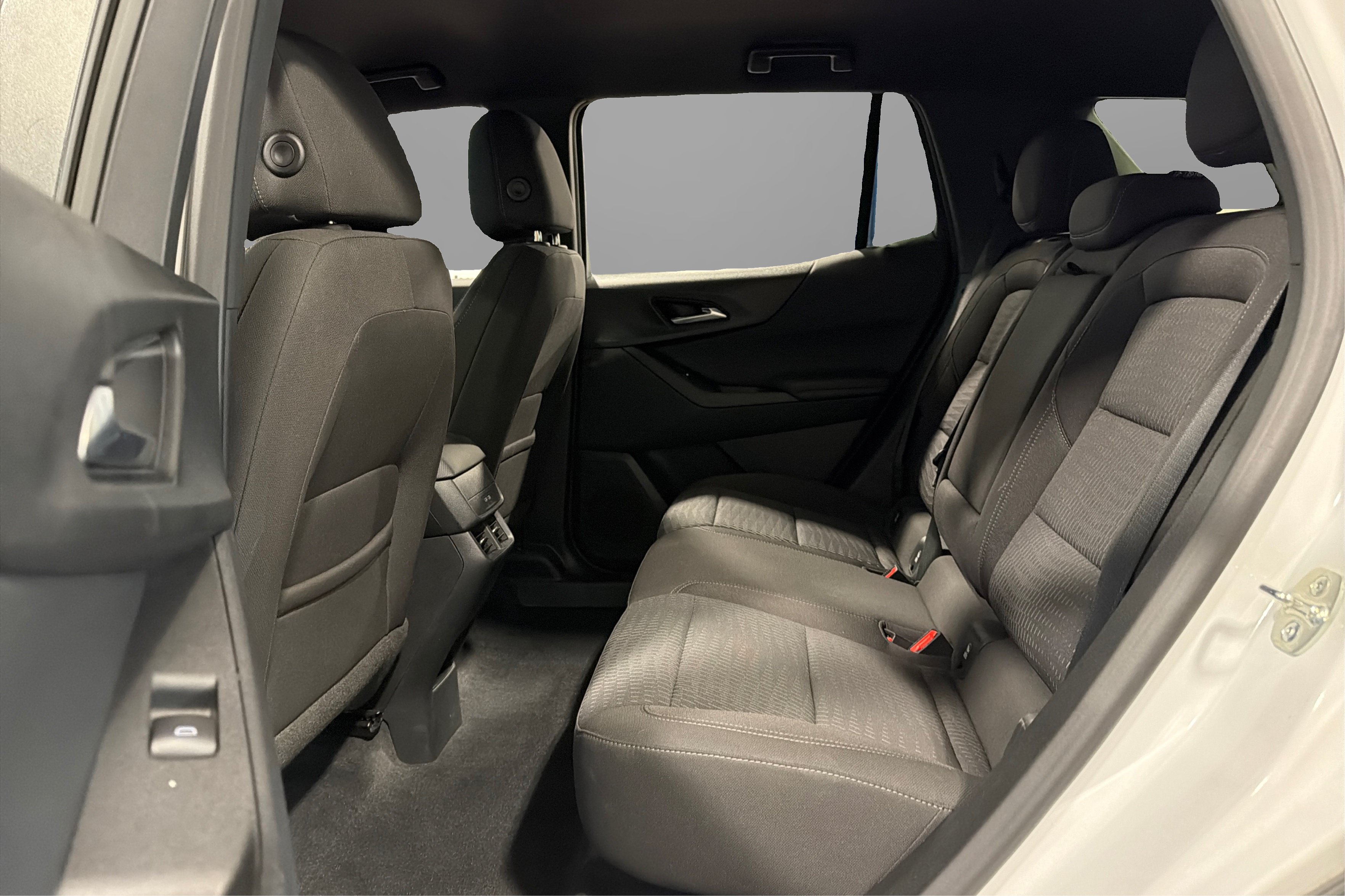 Used 2026 Chevrolet Equinox LT FWD image 34