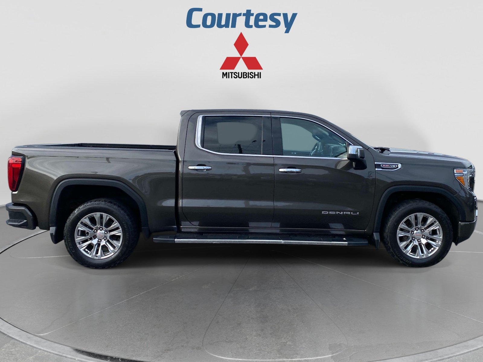 Used 2019 GMC Sierra 1500 Denali w/ LPO, GMC Protection Package AWD/4WD image 8