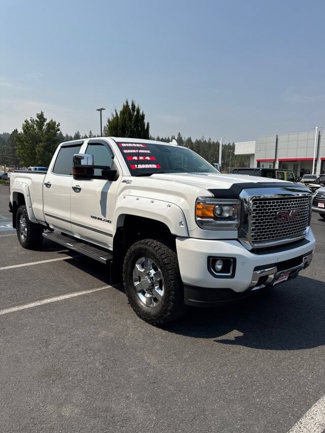 Used 2016 GMC Sierra 3500 Denali w/ Driver Alert Package AWD/4WD image 3