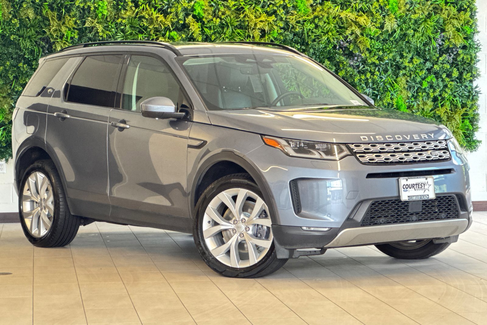 Used 2022 Land Rover Discovery Sport SE
