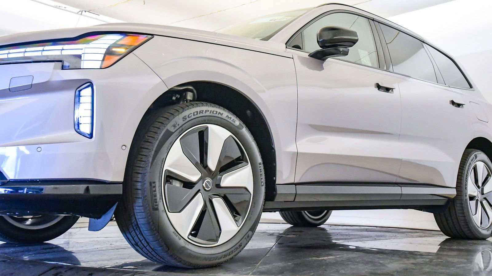 New 2026 Volvo EX90 Plus RWD image 11
