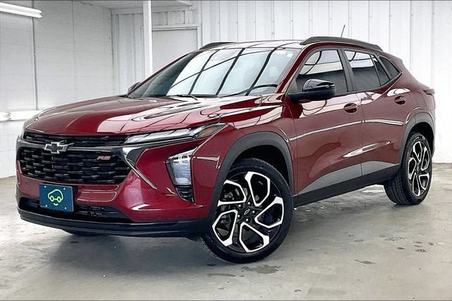 Certified 2024 Chevrolet Trax RS w/ Sunroof Package FWD image 2