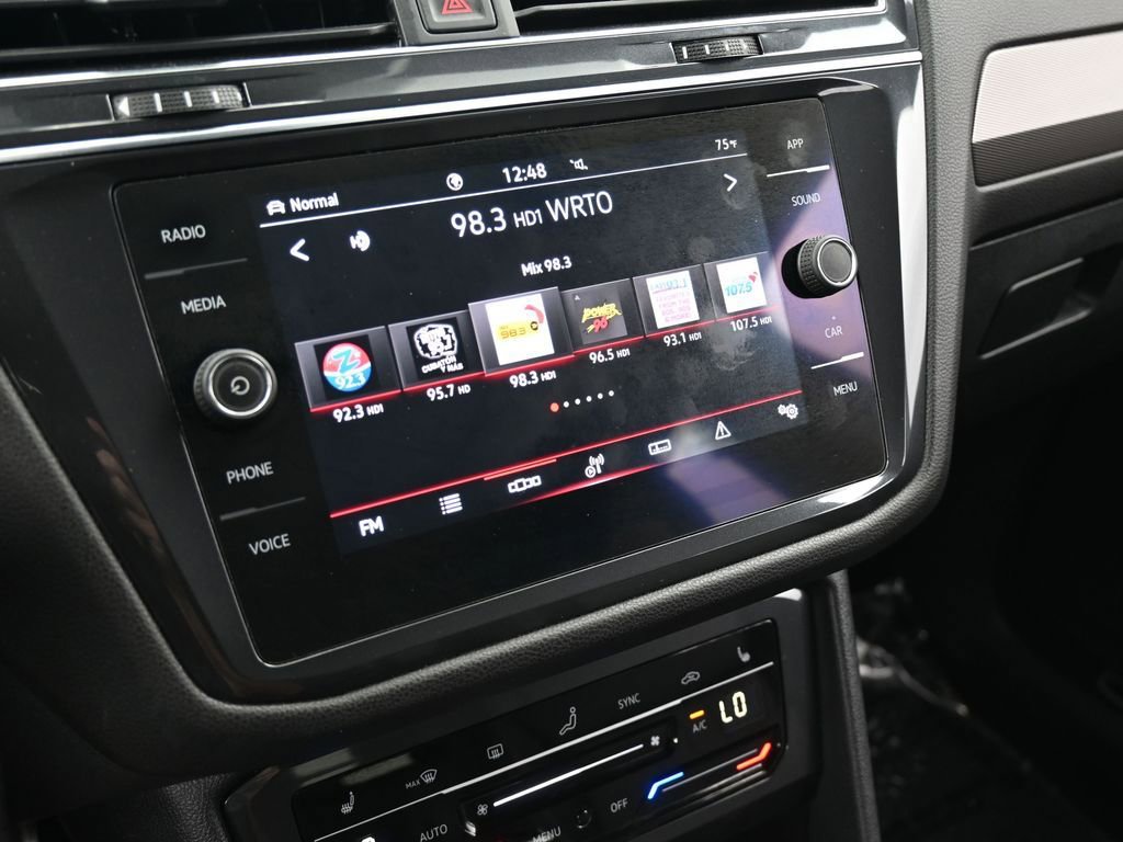 Used 2022 Volkswagen Tiguan SE R-Line image 24