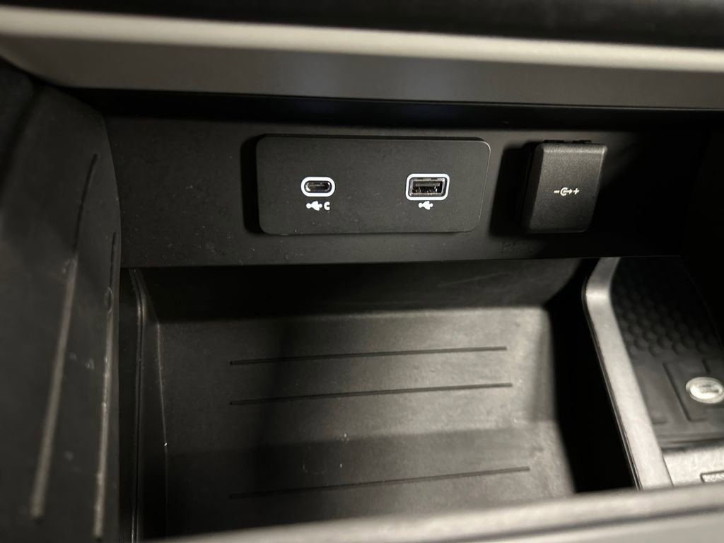 Used 2024 Land Rover Defender 110 S image 20