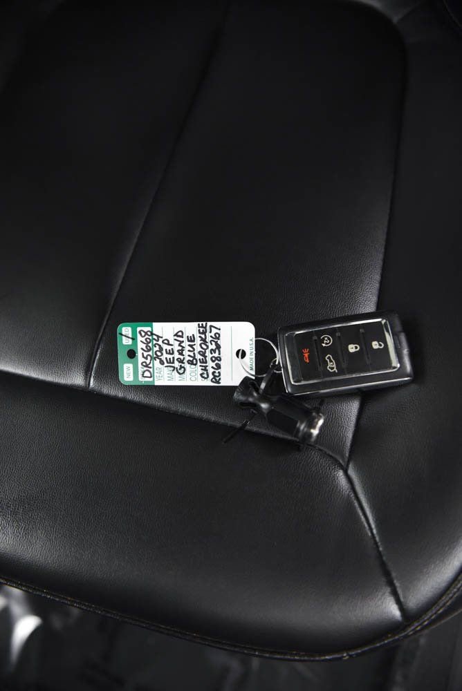 Used 2024 Jeep Grand Cherokee Limited image 25
