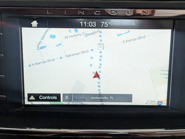 Used 2018 Lincoln Continental Select image 13