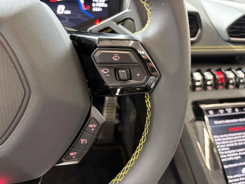 Used 2024 Lamborghini Huracan EVO image 36
