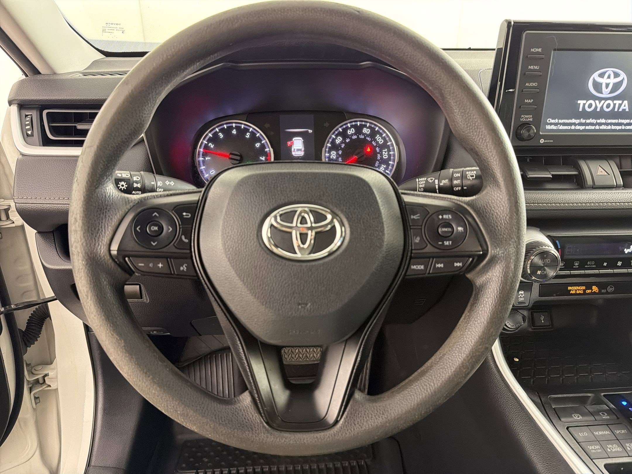 Used 2021 Toyota RAV4 XLE image 17