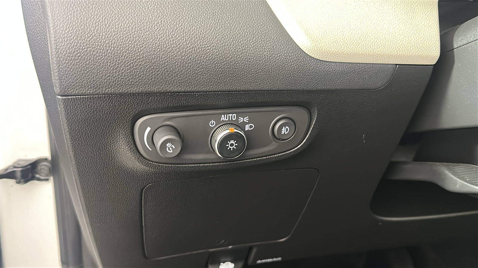 Used 2023 Buick Encore GX Select w/ Safety Package II AWD/4WD image 24