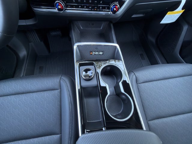 New 2027 Chevrolet Equinox LT w/ Convenience Package II FWD image 17