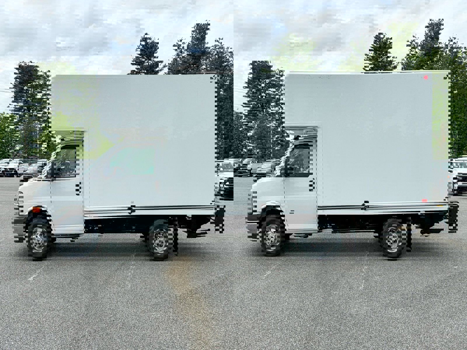 New 2025 Chevrolet Express 3500 w/ Power Convenience Package image 7