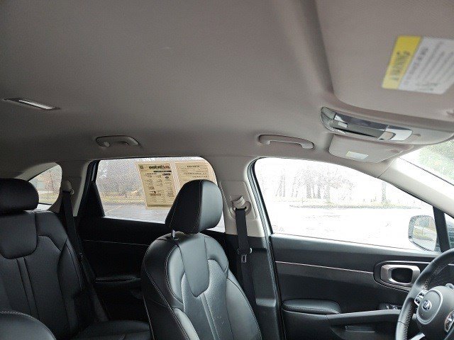 Used 2021 Kia Sorento S image 13