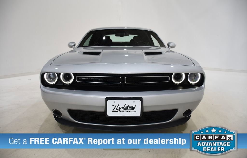 Used 2023 Dodge Challenger SXT image 2