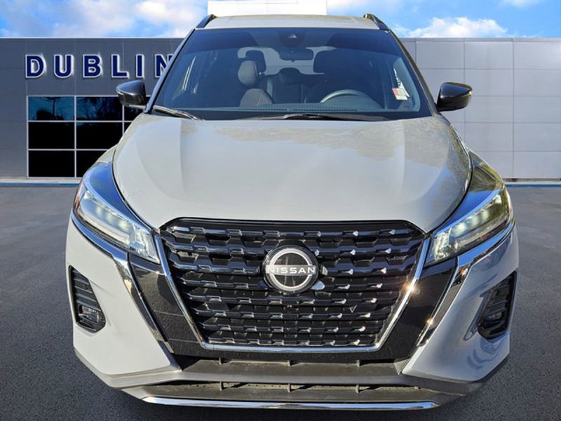 Used 2024 Nissan Kicks SR image 2