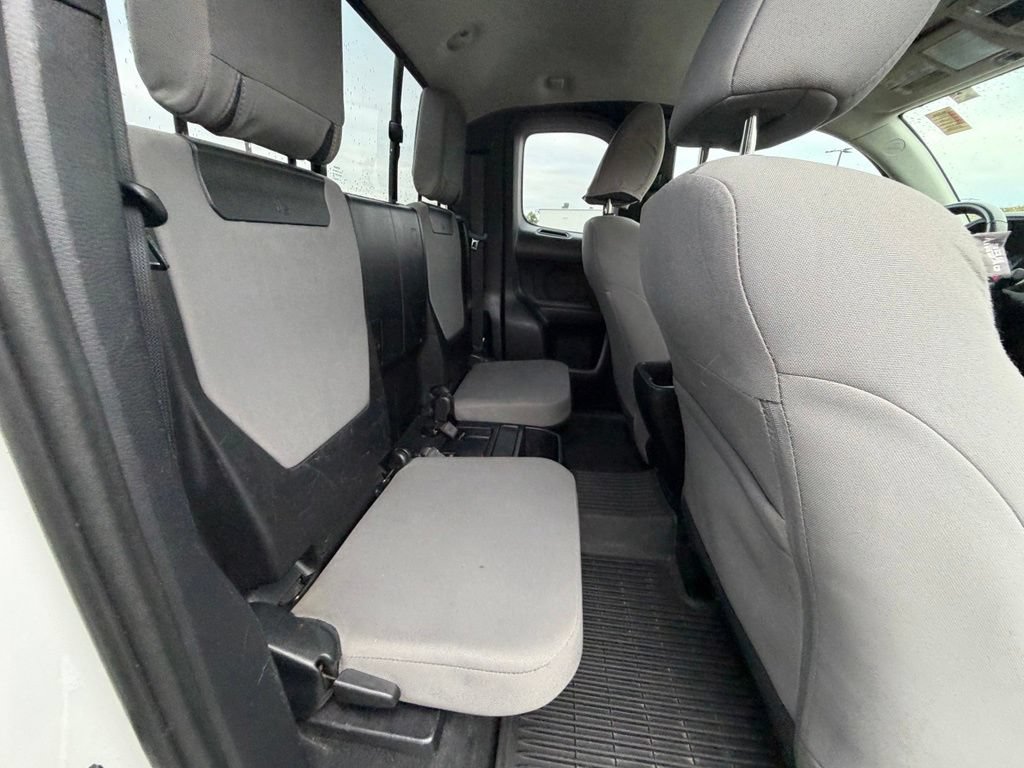 Used 2018 Toyota Tacoma SR5 AWD/4WD image 42
