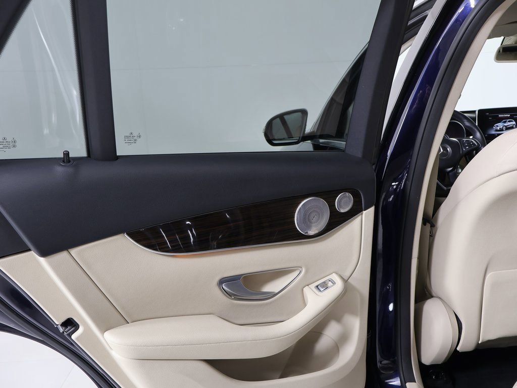 Used 2017 Mercedes-Benz GLC 300 4MATIC image 22