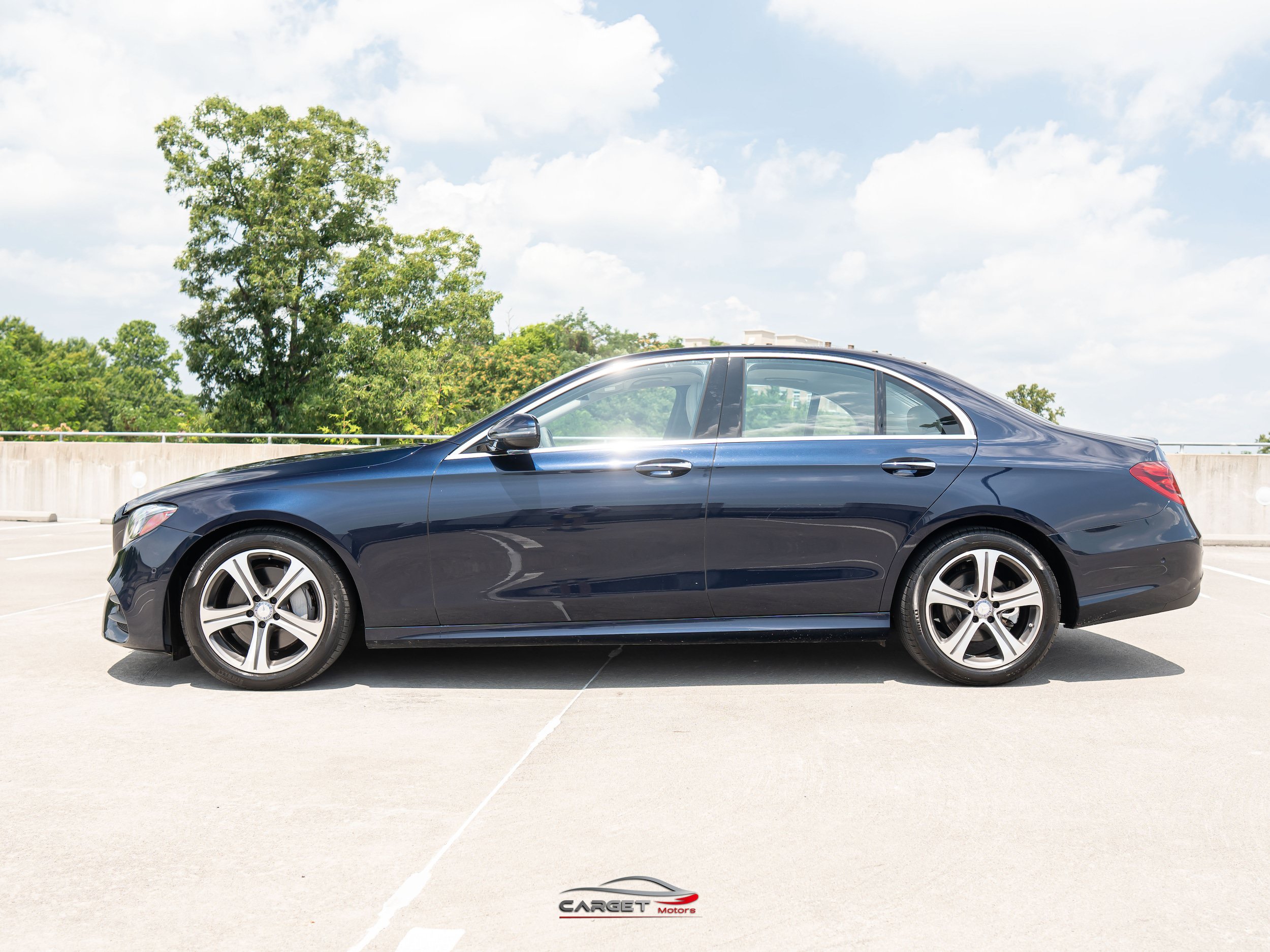 Used 2017 Mercedes-Benz E 300 4MATIC image 4