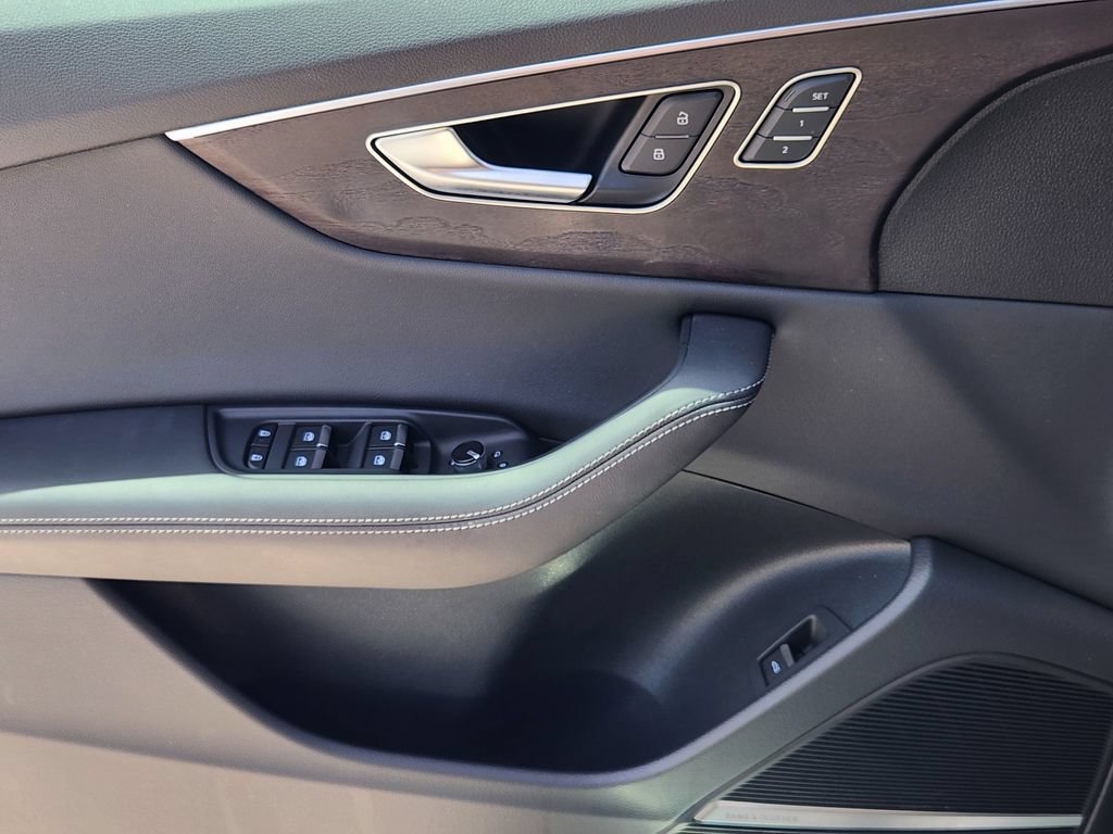 Certified 2023 Audi Q8 Prestige AWD/4WD image 27