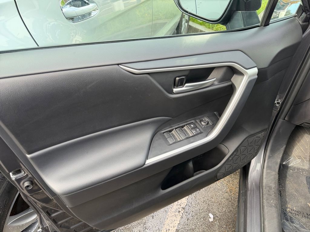Used 2025 Toyota RAV4 XLE image 11