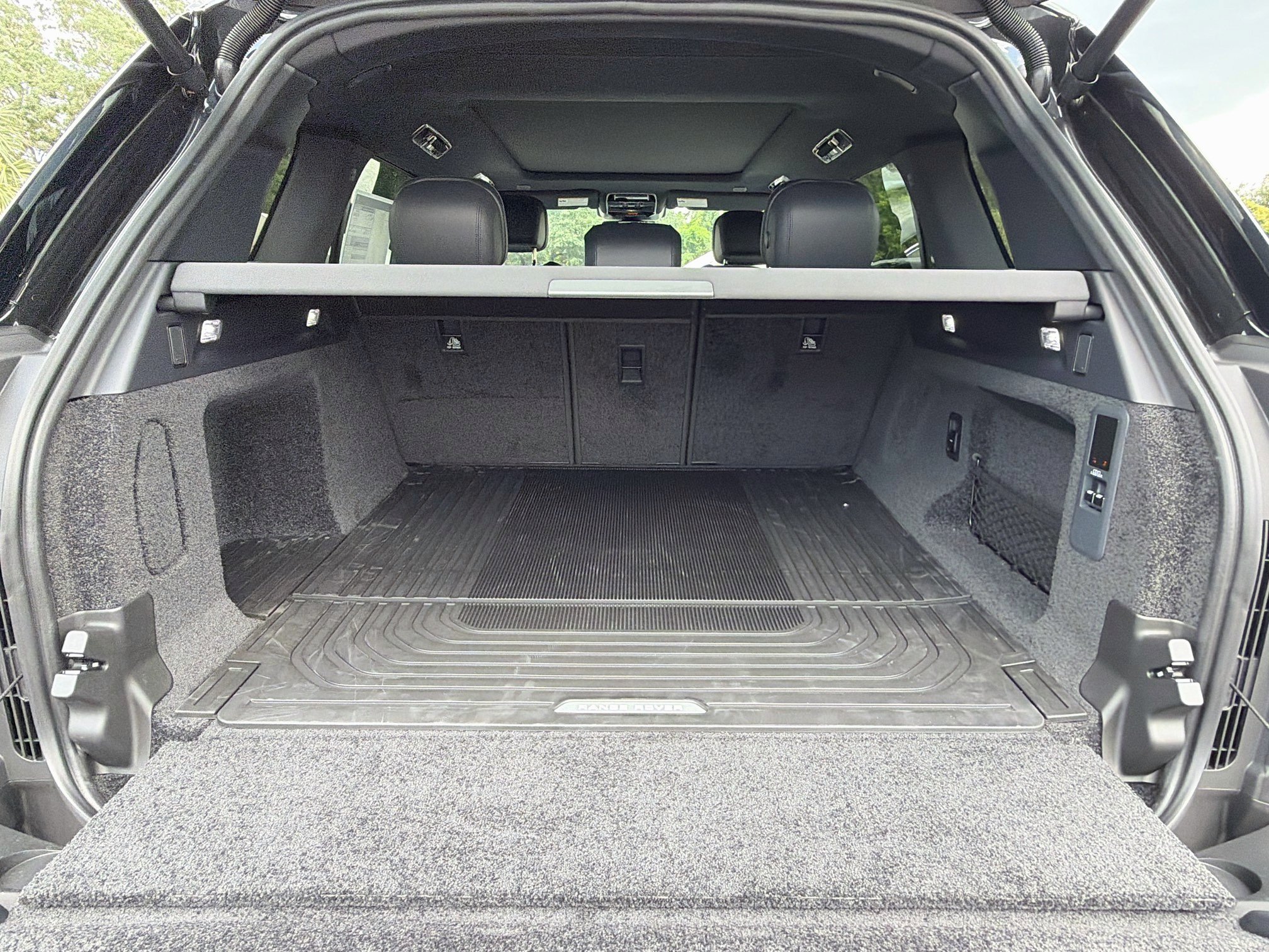 New 2026 Land Rover Range Rover SE AWD/4WD image 12