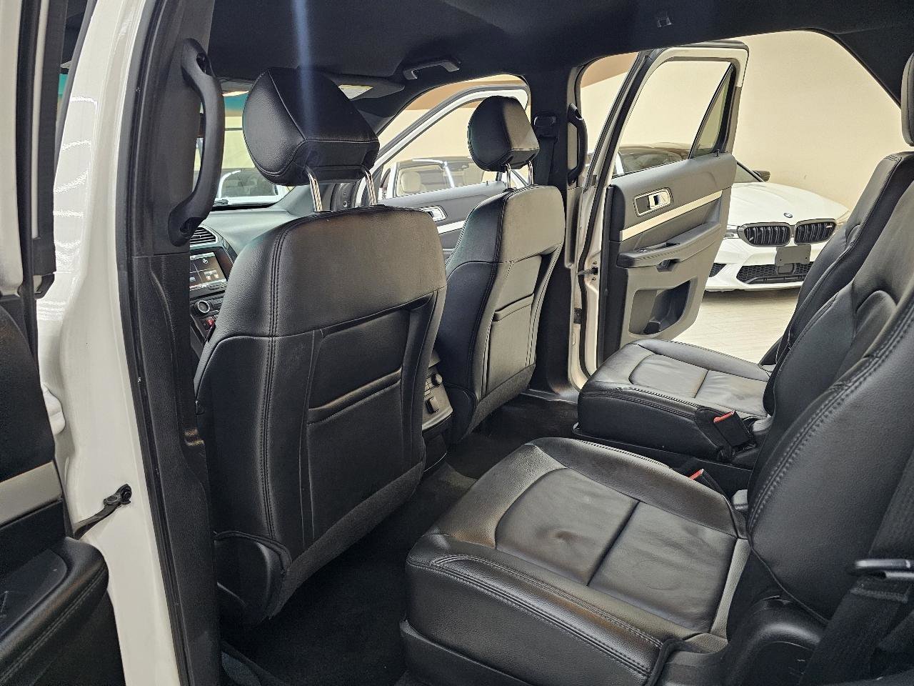 Used 2016 Ford Explorer XLT w/ Equipment Group 202A FWD image 25