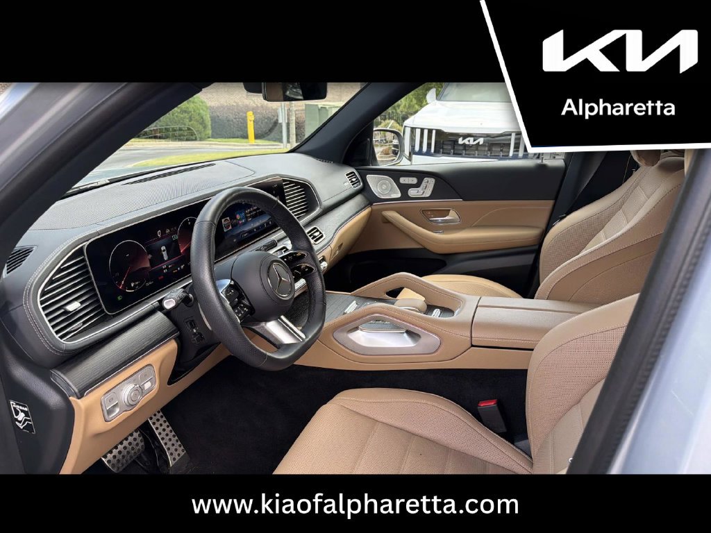 Used 2025 Mercedes-Benz GLS 450 4MATIC image 10