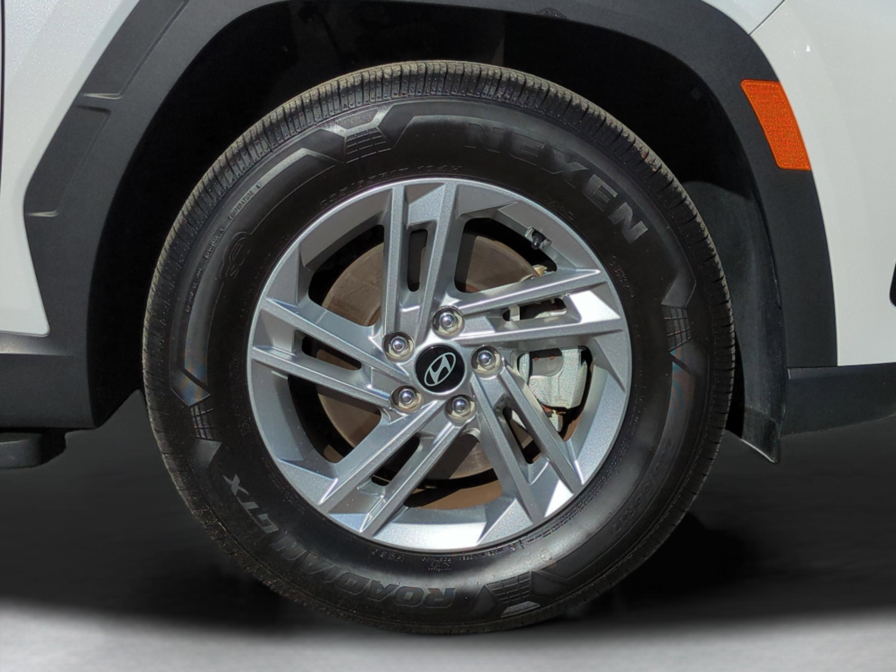 Certified 2025 Hyundai Tucson SE image 24