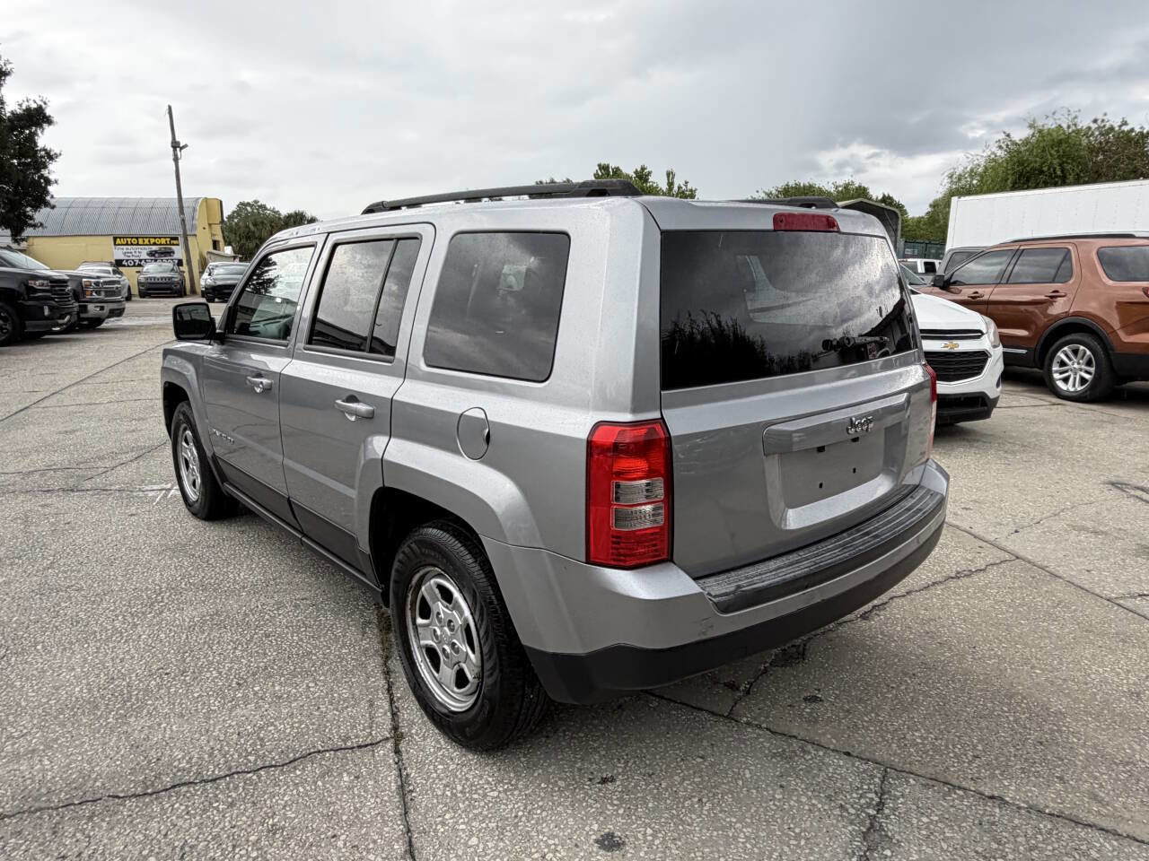 Used 2015 Jeep Patriot Sport w/ Power Value Group FWD image 7