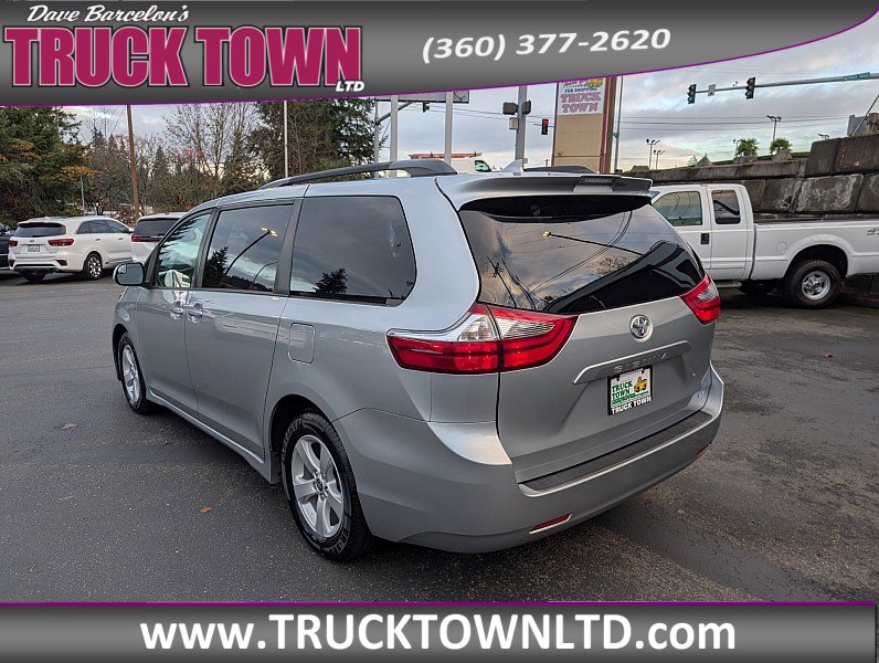 Used 2020 Toyota Sienna LE image 7