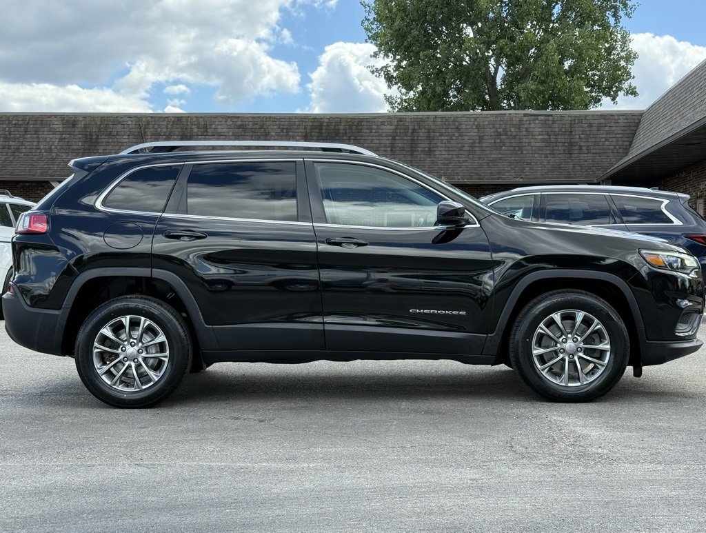 Used 2019 Jeep Cherokee Latitude Plus w/ Cold Weather Group image 6