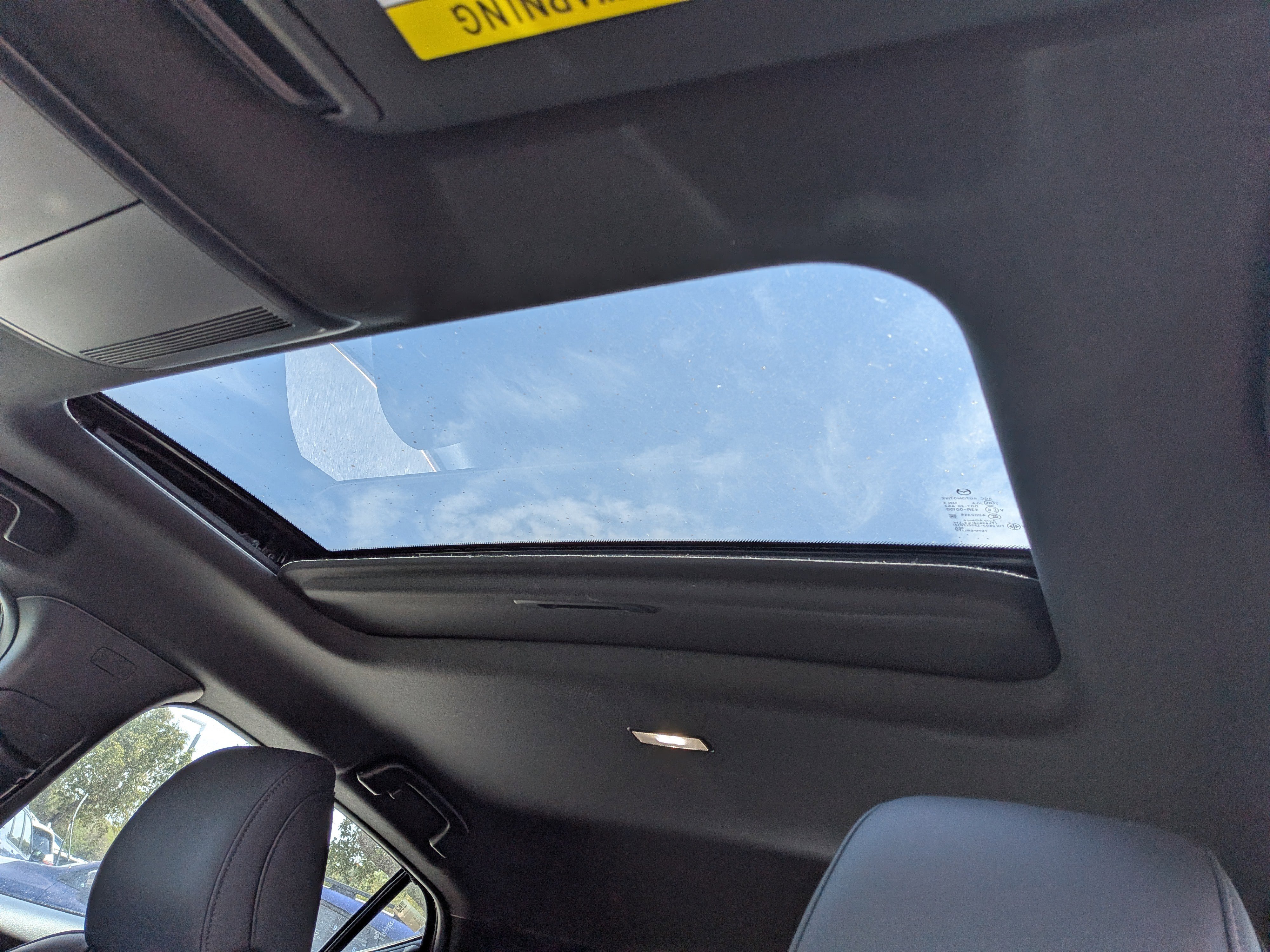 Used 2025 MAZDA MAZDA3 2.5 S Hatchback w/ Premium Pkg image 21