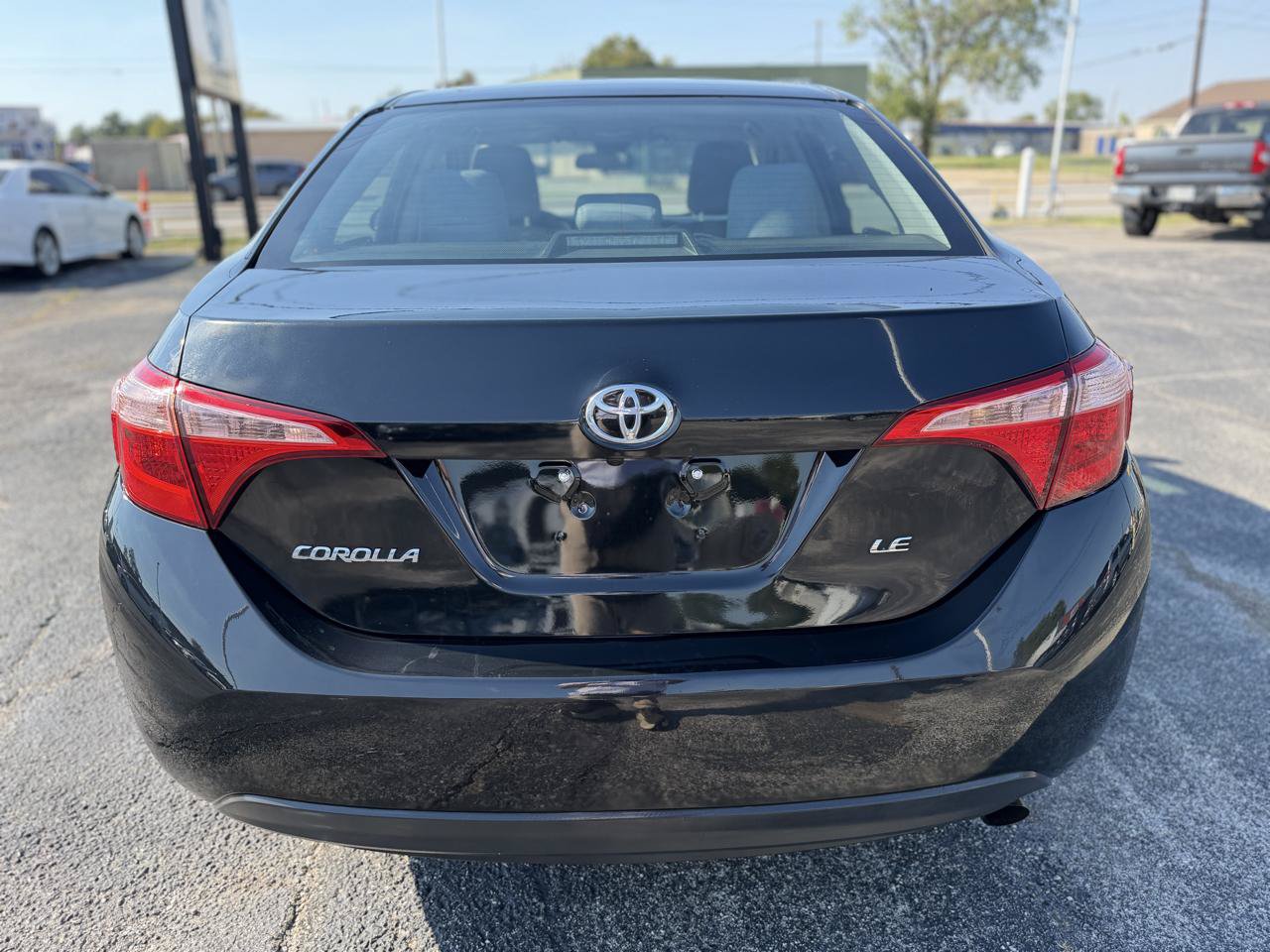 Used 2018 Toyota Corolla LE FWD image 6