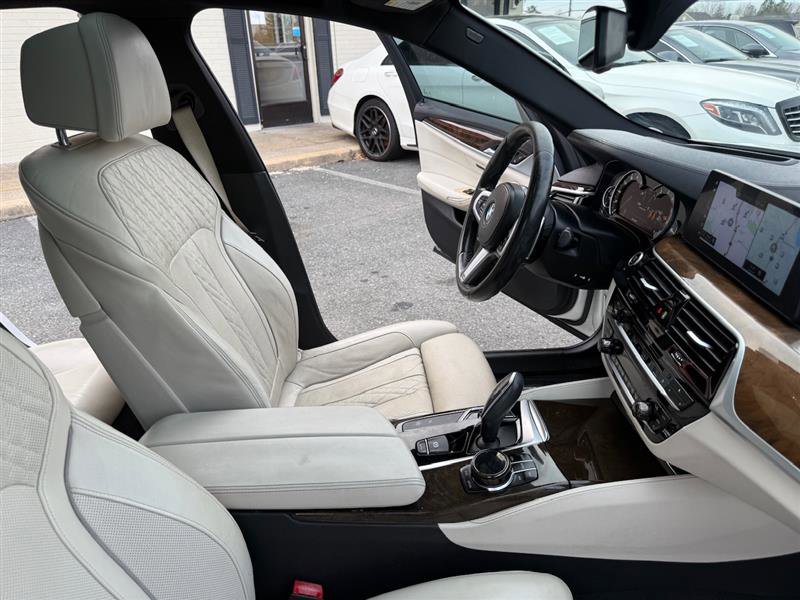 Used 2018 BMW M550i xDrive M550i AWD w/EXECUTIVE & DRIVE image 17