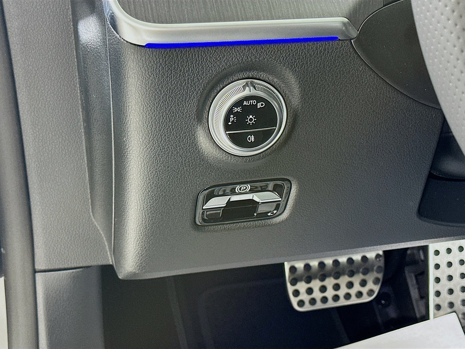 New 2026 Mercedes-Benz CLE 450 4MATIC Coupe image 11
