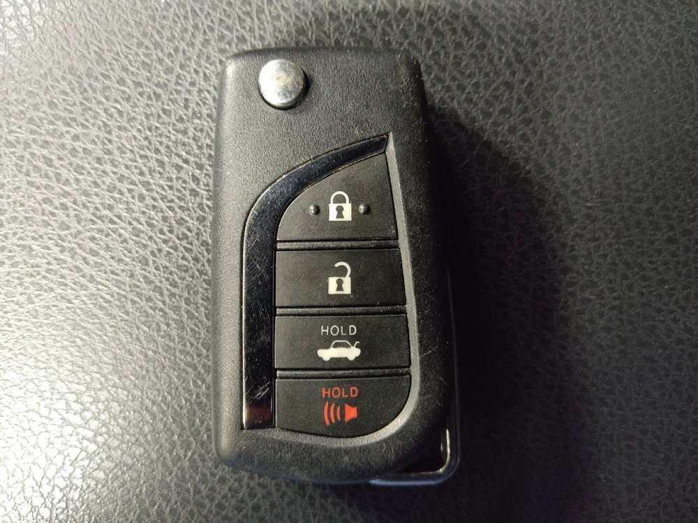 Used 2021 Toyota Camry LE image 32