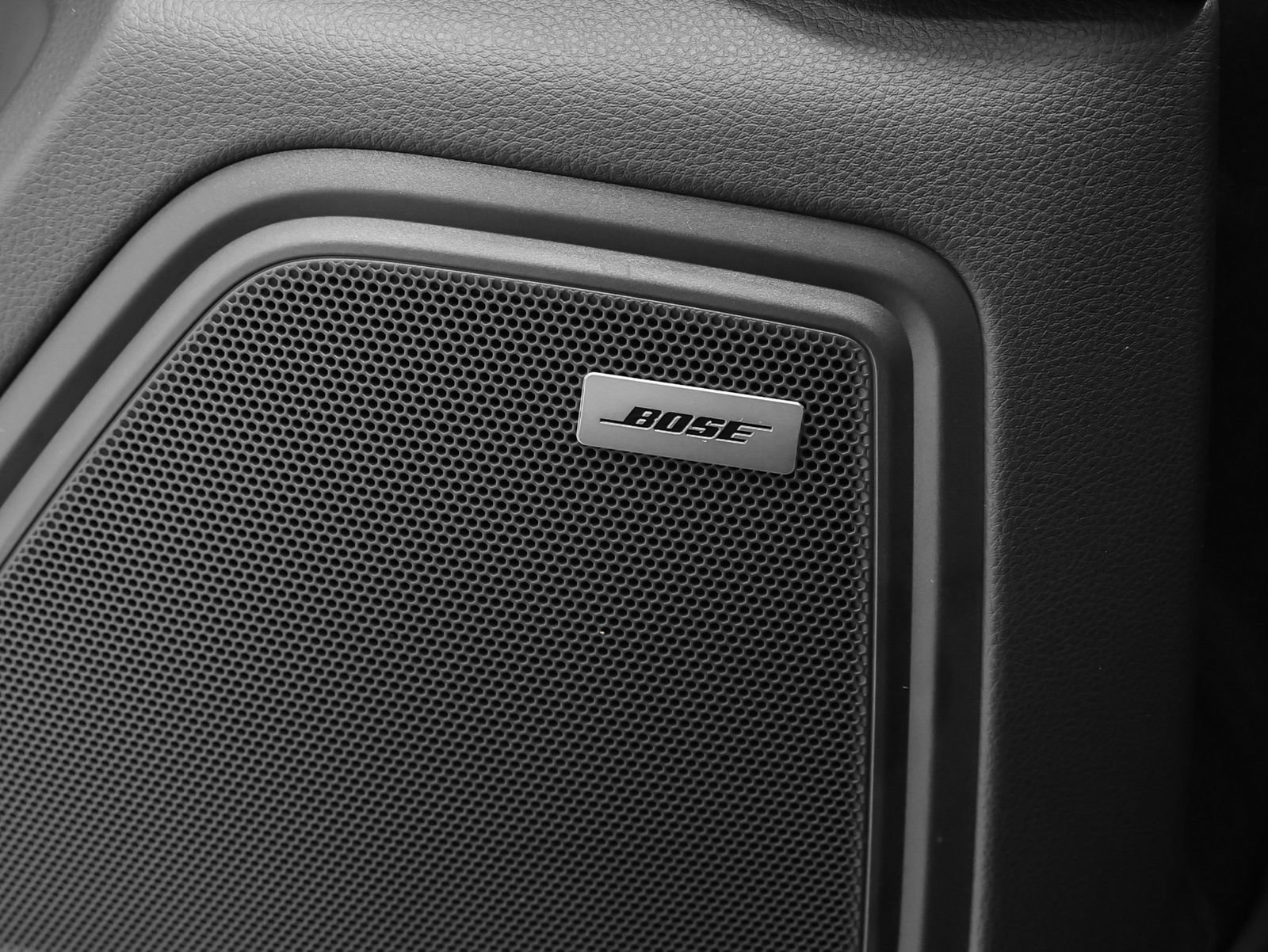 Certified 2026 Porsche Macan AWD/4WD image 42